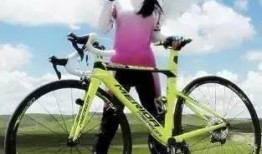 骑单车的女人在线观看,探寻都市生活中的自由与梦想