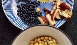 黑芝麻豆浆搭配,营养早餐新选择，养生美味两不误